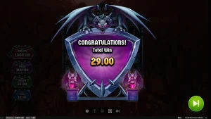 Pemandangan atmosferik slot Cursed Moon Power Collection dengan nuansa gotik
